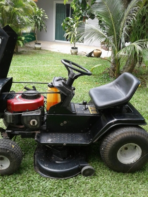 ขายด่วน ~ รถตัดหญ้ามือสอง 55,000฿