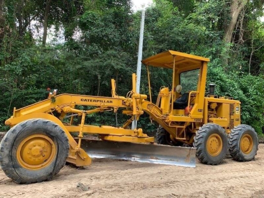 ขาย 1,150,000 รถเกรด CATTERPILAR 120G ชีเรียล 87V1711 เครื่อง 125 แรง สภาพสวยเก่านอก เอกสารเล่มทะเบียน รถอยู่ อุบลราชธานี 090-772-3710 090-772-3708