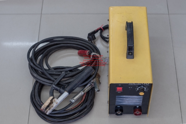 เครื่องเชื่อมอินเวอร์เตอร์ 250 A ยี่ห้อ Lucky Pro รุ่น MMA-250 สภาพดี เครื่องเชื่อมอินเวอร์เตอร์ 250 A ยี่ห้อ Lucky Pro รุ่น MMA-250 สภาพดี