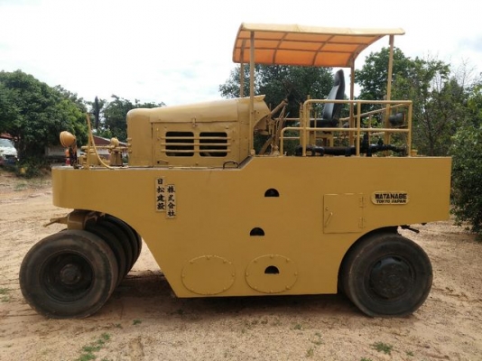 ขายรถบด 11 ล้อ  รถสวยๆ ยางดี  สภาพ พร้อมใช้งาน เจ้าของขายเอง  370,000  บาท