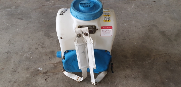 ถังพ่นยา 15 ลิตร เทสแล้วพร้อมใช้ ถังพ่นยา 15 ลิตร เทสแล้วพร้อมใช้