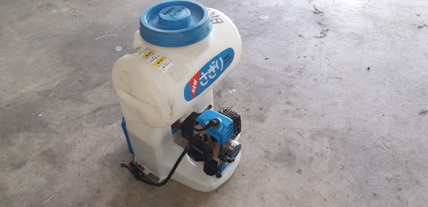 ถังพ่นยา 15 ลิตร เทสแล้วพร้อมใช้ ถังพ่นยา 15 ลิตร เทสแล้วพร้อมใช้