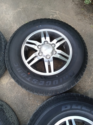 16แถมยางบริสโตน245/70/16ปี12(1เส้น)ปี11(3เส้น) 16แถมยางบริสโตน245/70/16ปี12(1เส้น)ปี11(3เส้น)