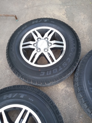 16แถมยางบริสโตน245/70/16ปี12(1เส้น)ปี11(3เส้น) 16แถมยางบริสโตน245/70/16ปี12(1เส้น)ปี11(3เส้น)