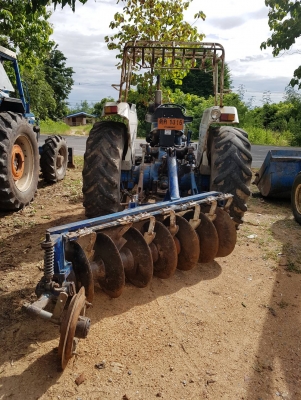 รถFORD ทะเบียนพร้อมโอน เครื่องดี รถใช้งานอยุ่ สนใจโทร081-810-8927นพดลครับ