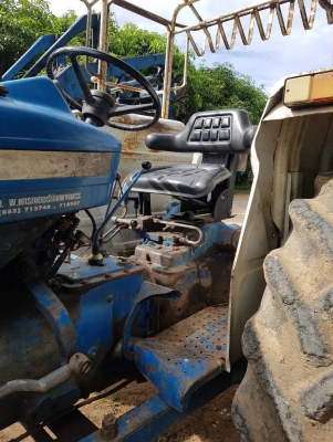 รถFORD ทะเบียนพร้อมโอน เครื่องดี รถใช้งานอยุ่ สนใจโทร081-810-8927นพดลครับ