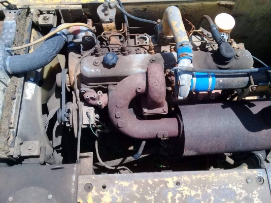 ขาย KOMATSU PC200-3 เครื่องดีช่วงล่างดีเป็นรถยกอ้อยในลานแต่ให้บุ้งกี๋เหมือนเดิมราคา 250,000