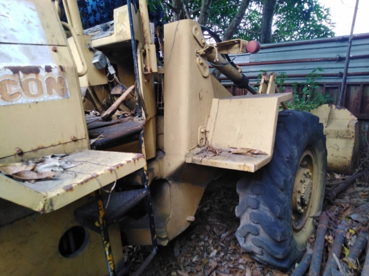 รถตักล้อยาง ยี่ห้อ CAT 910 รถตักล้อยาง ยี่ห้อ CAT 910