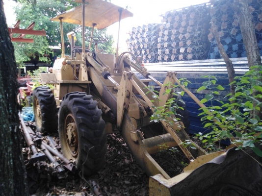 รถตักล้อยาง ยี่ห้อ CAT 910 รถตักล้อยาง ยี่ห้อ CAT 910