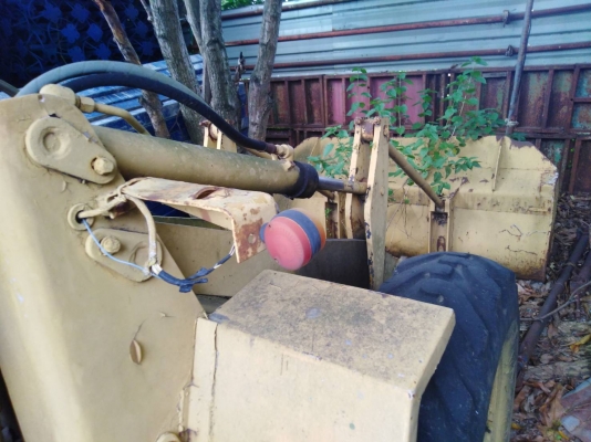 รถตักล้อยาง ยี่ห้อ CAT 910 รถตักล้อยาง ยี่ห้อ CAT 910