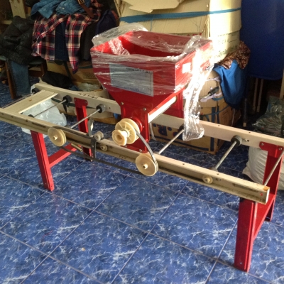 เครืองโรยข้าวเพาะกล้า เครืองโรยข้าวเพาะกล้า