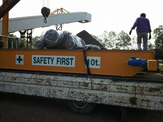 ทางเรามีทีมช่างที่มีประสบการณ์สำหรับงาน รับติดตั้งเครนโรงงาน