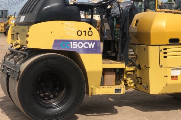 ขายรถบด DYNAPAC (ขนาด 5 ตัน) ปี 2005 (2,XXX ชั่วโมง) นำเข้าจากญี่ปุ่น สภาพสวยพร้อมใช้ มีVDOการทำงานครับ