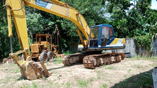 ขาย KOBELCO.SK60-/// ไฟเต็ม เอกสารชุดจดทะเบียนมีแอร์ราคา 600,000