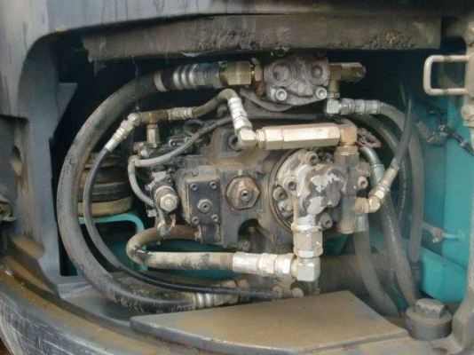 รถขุดรุ่นยอดนิยม KOBELCO SK135SR-2 YY-05 นำเข้าจากญี่ปุ่นโดยตรง โทร.090-986-2521 อ๊อบ