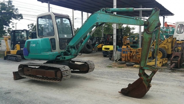 ขาย KOMATSU PC40-7 เก๋ง สวย นำเข้าจากญี่ปุ่น โทร.090-986-2521 อ๊อบ ขาย KOMATSU PC40-7 เก๋ง สวย นำเข้าจากญี่ปุ่น โทร.090-986-2521 อ๊อบ
