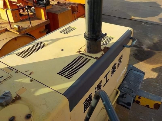 ขาย KOMATSU WA300-1 ซีเรียล 31,xxx นำเข้าจากญี่ปุ่น โทร&bull;090-986-2521 อ๊อบ