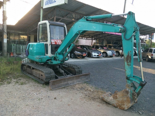 ขาย KOMATSU PC40-7 เอกสารอินวอย 10,100 ชม.ราคา 550,000 ขาย KOMATSU PC40-7 เอกสารอินวอย 10,100 ชม.ราคา 550,000