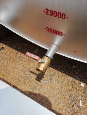 ขายถังน้ำมันใหม่ขนาด 30,000 ลิตร เหล็กหนา 4 มม.ผลิตเอง ราคาใบละ 100,000 บาท  ถังใหม่ผลิตเอง