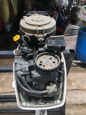 ขาย เครื่องเรือ Honda 9.9 สี่จังหวะหาง21 ราคา 22,000 ขาย เครื่องเรือ Honda 9.9 สี่จังหวะหาง21 ราคา 22,000