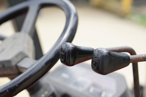 โฟล์คลิฟท์ Nissan FG20 ยก 2-2.5 ตัน เสายกสูง 4.5 เมตร เกียร์ออโต้ ล้อหน้าคู่ ยางตันเปลี่ยนใหม่ 6 เส้น โฟล์คลิฟท์ Nissan FG20 ยก 2-2.5 ตัน เสายกสูง 4.5 เมตร เกียร์ออโต้ ล้อหน้าคู่ ยางตันเปลี่ยนใหม่ 6 เส้น