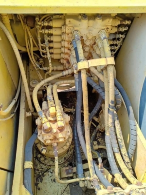 ขายจ้า..KOMATSU PC120-6 เก่านอกแท้  เดิมๆๆ  เครื่องปั๊มแห้ง  ใช้งานมาน้อย  สภาพสวย พร้อมใช้  โทร  089-3818694  จ๊อย