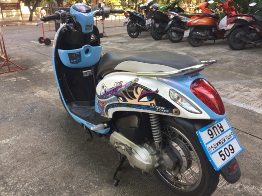 ขายHONDA scoopy-i เครื่องหัวฉีด รถสวยสภาพดี พร้อมใช้งาน อยู่ห้วยขวาง กทม.เล่มและชุดโอนพร้อม