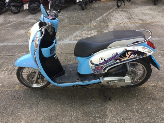 ขายHONDA scoopy-i เครื่องหัวฉีด รถสวยสภาพดี พร้อมใช้งาน อยู่ห้วยขวาง กทม.เล่มและชุดโอนพร้อม