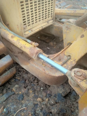 KOMATSU D20P-5