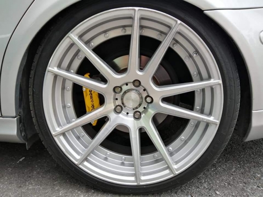 ล้อADV.1 ขอบ20 สภาพสวย ไม่มีซ่อม 5/114 และ 5/112 หน้า 8.5 +45 หลัง 9.5 +42 พร้อมยาง 245 35 18 ปี18 ราคาไม่แพง