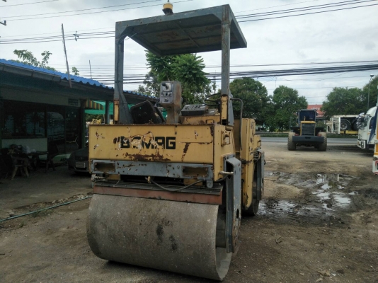 ขายรถบด BOMAG 7 ตันสั่นสะเทือนราคา 350,000