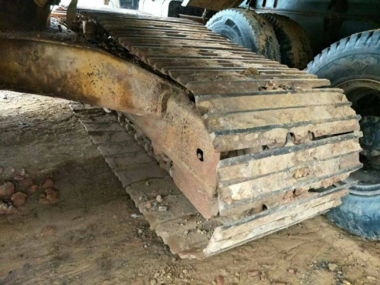 ขาย KOMATSU PC200-5 ไม่มีเอกสารไม่มีระบบไฟช่วงล่างใหม่ราคา 450,000