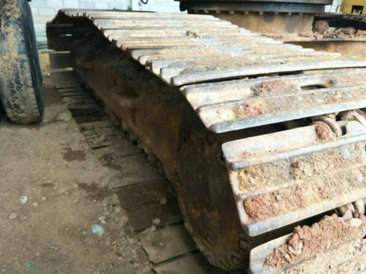 ขาย KOMATSU PC200-5 ไม่มีเอกสารไม่มีระบบไฟช่วงล่างใหม่ราคา 450,000