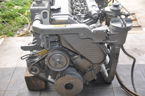 เครื่องเรือยอร์ช ดีเชล แรงๆ ...... Yamaha 420 sx 300 hp