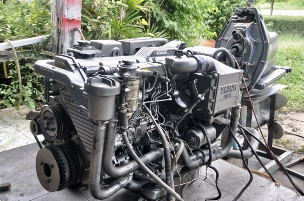 เครื่องเรือยอร์ช ดีเชล แรงๆ ...... Yamaha 420 sx 300 hp
