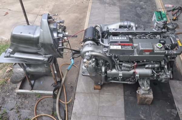 เครื่องเรือยอร์ช ดีเชล แรงๆ ...... Yamaha 420 sx 300 hp