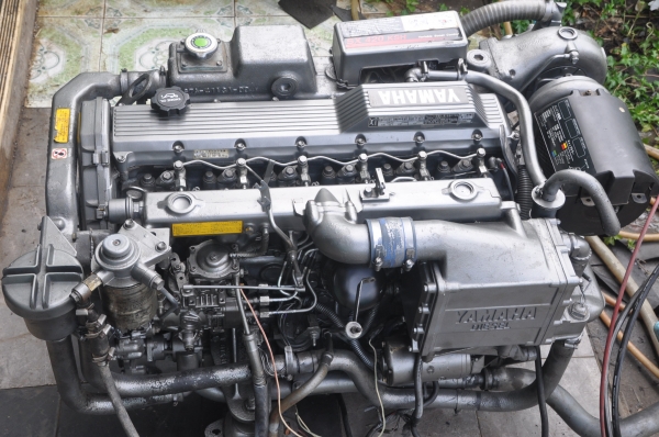 เครื่องเรือยอร์ช ดีเชล แรงๆ ...... Yamaha 420 sx 300 hp