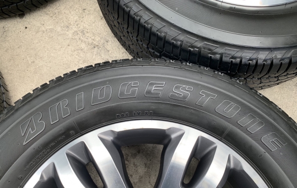 ล้อแม็ก Ford Everest ขอบ 18 พร้อมยาง 265-60-18 Bridgestone ปี 16