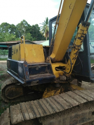 KOMATSU PC 80-5 พร้อมหัวแย็ก พร้อมติดตั้งใช้งานได้เลย คอนโทรลยาว รถทำงานดี เครื่องยนต์แรงดีมากครับทำงานไม่โหลด ภายนอกบอดี้สวยๆบูมอาร์มไม่มีแตก ช่วงล่างเอวแน่นดี เอกสารใบซื้อขาย ราคาต่อรองได้ครับ