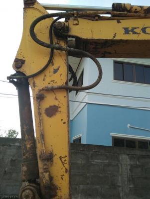 KOMATSU PC 80-5 พร้อมหัวแย็ก พร้อมติดตั้งใช้งานได้เลย คอนโทรลยาว รถทำงานดี เครื่องยนต์แรงดีมากครับทำงานไม่โหลด ภายนอกบอดี้สวยๆบูมอาร์มไม่มีแตก ช่วงล่างเอวแน่นดี เอกสารใบซื้อขาย ราคาต่อรองได้ครับ