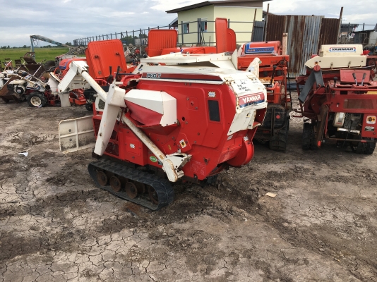 รถนวดข้าวตีนตะขาบ เก่านอก คันละ 9800 รถนวดข้าวตีนตะขาบ เก่านอก คันละ 9800