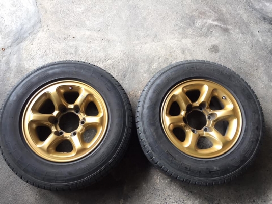 ล้อมิตซู ขอบ15x7 พร้อมยาง215/70/15ปี15 ดอกยางตามรูปใช้งานอีกยาว โทร0879050181