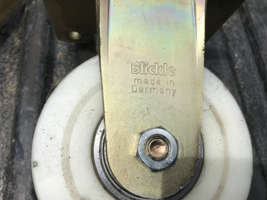 ขายลูกล้ออุตสาหกรรม ขนาด 5นิ้ว แบบล้อตาย สภาพสวย ฐานเเข็งแรง รุ่นลูกปืนใหญ่ หมุนนิ่มทุกตัว ขายเป็นชุด 4ล้อ ราคาชุดละ 750 บาท