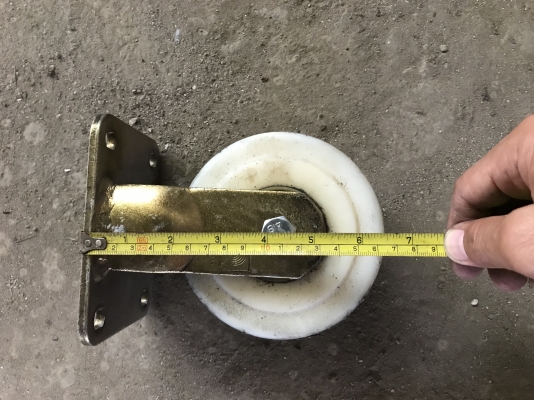 ขายลูกล้ออุตสาหกรรม ขนาด 5นิ้ว แบบล้อตาย สภาพสวย ฐานเเข็งแรง รุ่นลูกปืนใหญ่ หมุนนิ่มทุกตัว ขายเป็นชุด 4ล้อ ราคาชุดละ 750 บาท