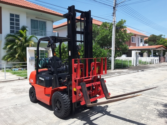 2.5 ตันเสายกสูง 4 เมตรติดตั้งงาเทพร้อมบุ้งกี๋  สนใจ 0813535948