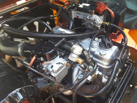 2.5 ตันเสายกสูง 4 เมตรติดตั้งงาเทพร้อมบุ้งกี๋  สนใจ 0813535948