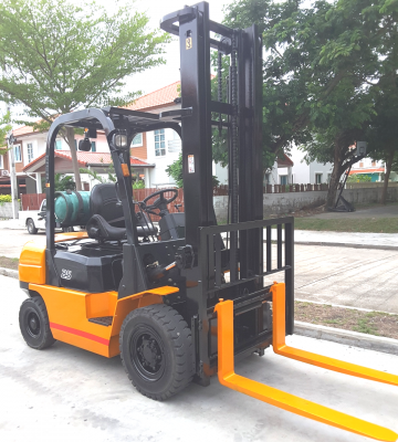 2.5 ตันเสายกสูง 4 เมตรงาสไลน์ซ้าย-ขวาเปลี่ยนยางให้ใหม่ 4 เส้นพร้อมเปลี่ยนถ่ายของเหลวเช็คทุกระบบไม่มีรั่วซึมรถปี 2014 รถสวยพร้อมใช้ ราคาสบายกระเป๋าสนใจ โทร/ไลน์ 0813535948