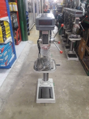 สว่านแท่น ขนาดกลาง