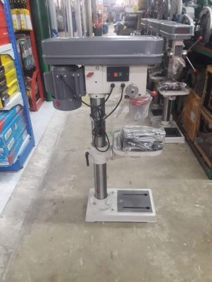 สว่านแท่น ขนาดกลาง