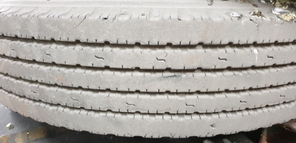 กะทะล้อพร้อมยางสภาพ 90\% มี 4 เส้น